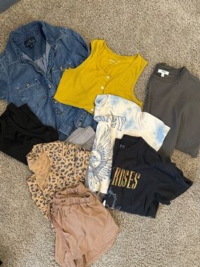 Women’s Mixed Clothing Bundle